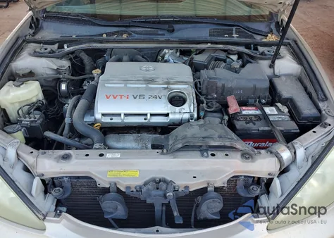 2005 Toyota Camry Le V6 z USA, uszkodzony, nr VIN 4T1BF30K75U606160